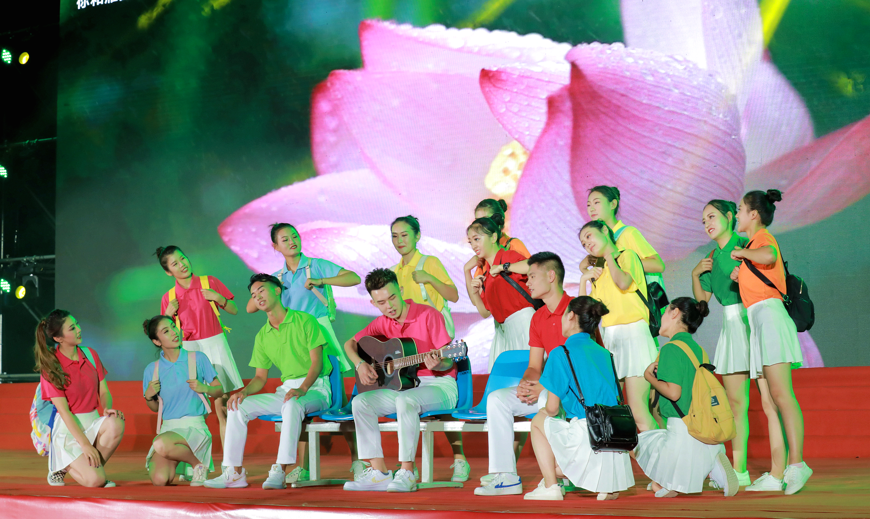 学校在河南省第六届大学生艺术展演中喜获佳绩