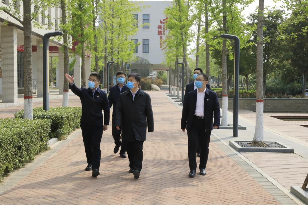 国网河南省电力公司董事长党委书记王金行到校调研